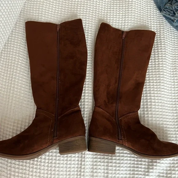 Target Shoes Size Brown Suede Just Below Knee Boots From